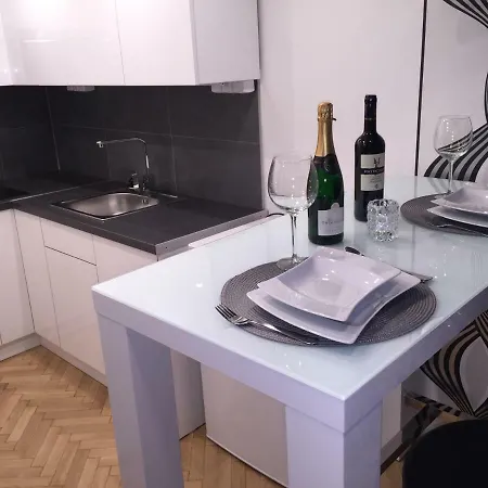 Apartamento Black And White *