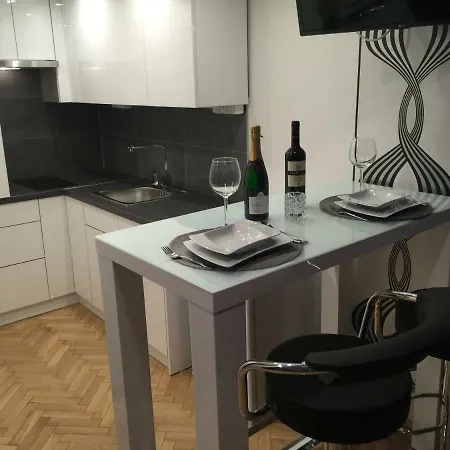 Apartmán Black And White