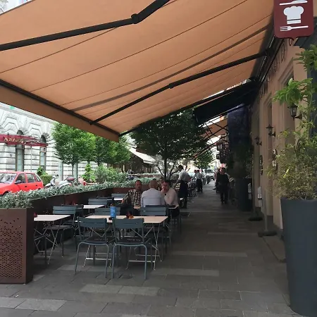 Black And White Apartamento