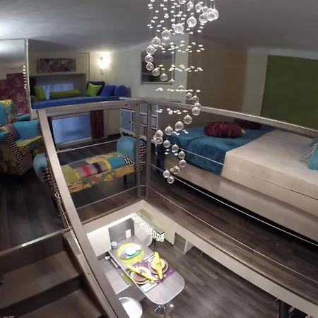 Black And White * بودابست