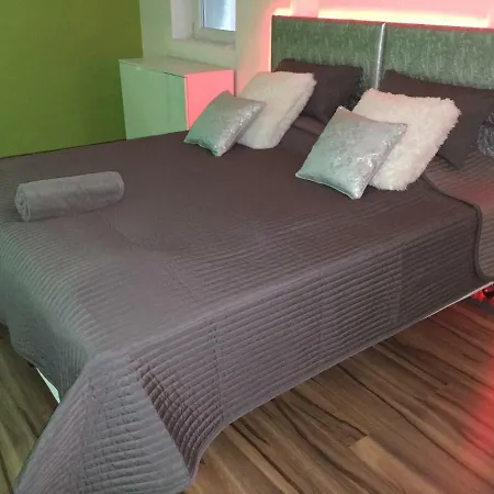 Black And White * ブダペスト